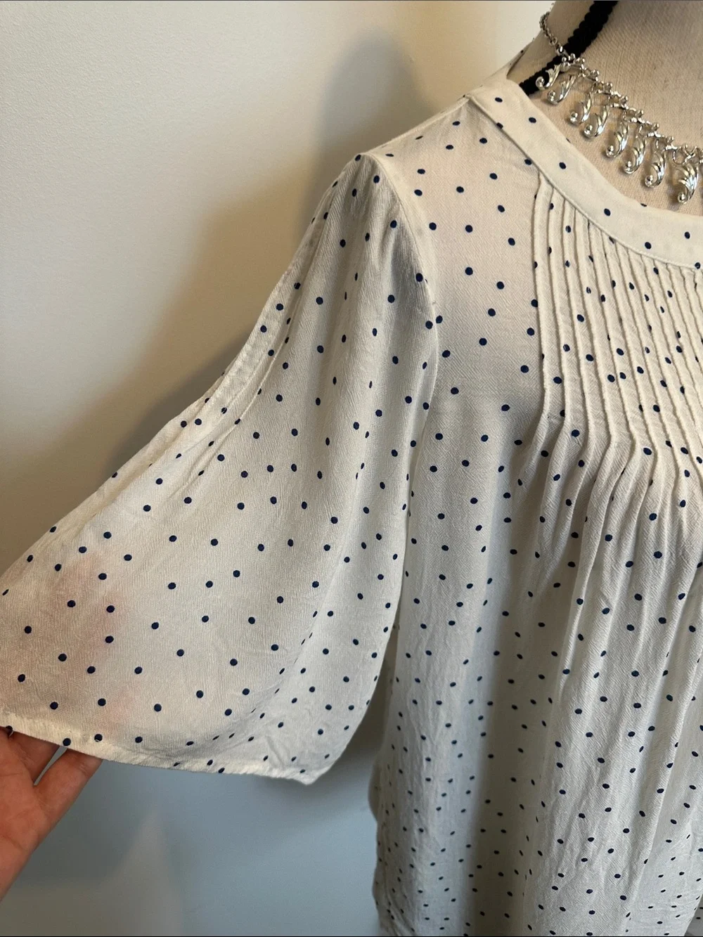 GAP Cream Short Sleeve Navy Blue Polka Dot Pintuck Blouse Top Large Boho - Picture 2 of 7